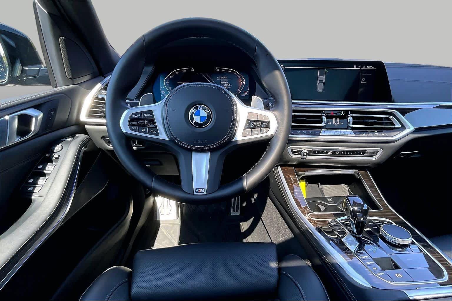 Used 2023 BMW X5 xDrive40i w/ M Sport Package AWD/4WD image 6