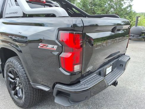 Certified 2025 Chevrolet Colorado Z71 w/ Midnight Edition AWD/4WD image 14