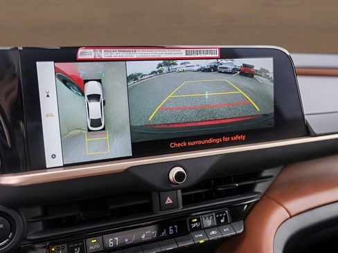 Used 2026 Toyota Crown Limited w/ Advanced Technology Package image 16