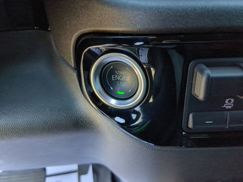 Used 2025 Chevrolet Silverado 2500 ZR2 w/ Technology Package image 33