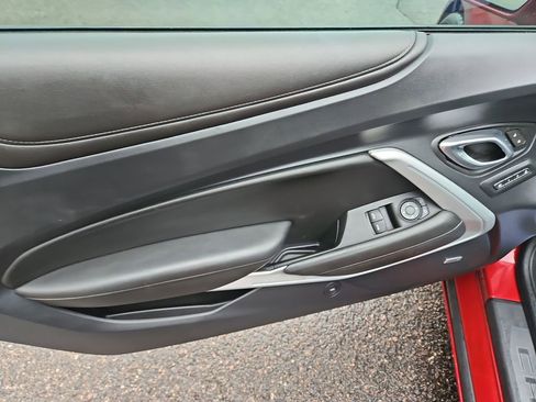 Used 2016 Chevrolet Camaro SS RWD image 10