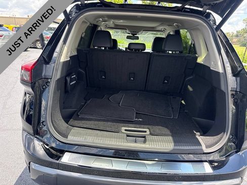 Certified 2025 Nissan Rogue SL w/ Tech Package AWD/4WD image 17