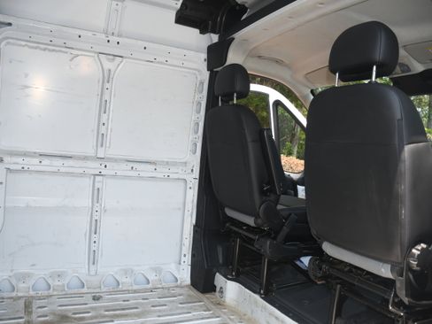 Used 2025 RAM ProMaster 2500 w/ Convenience Group FWD image 20