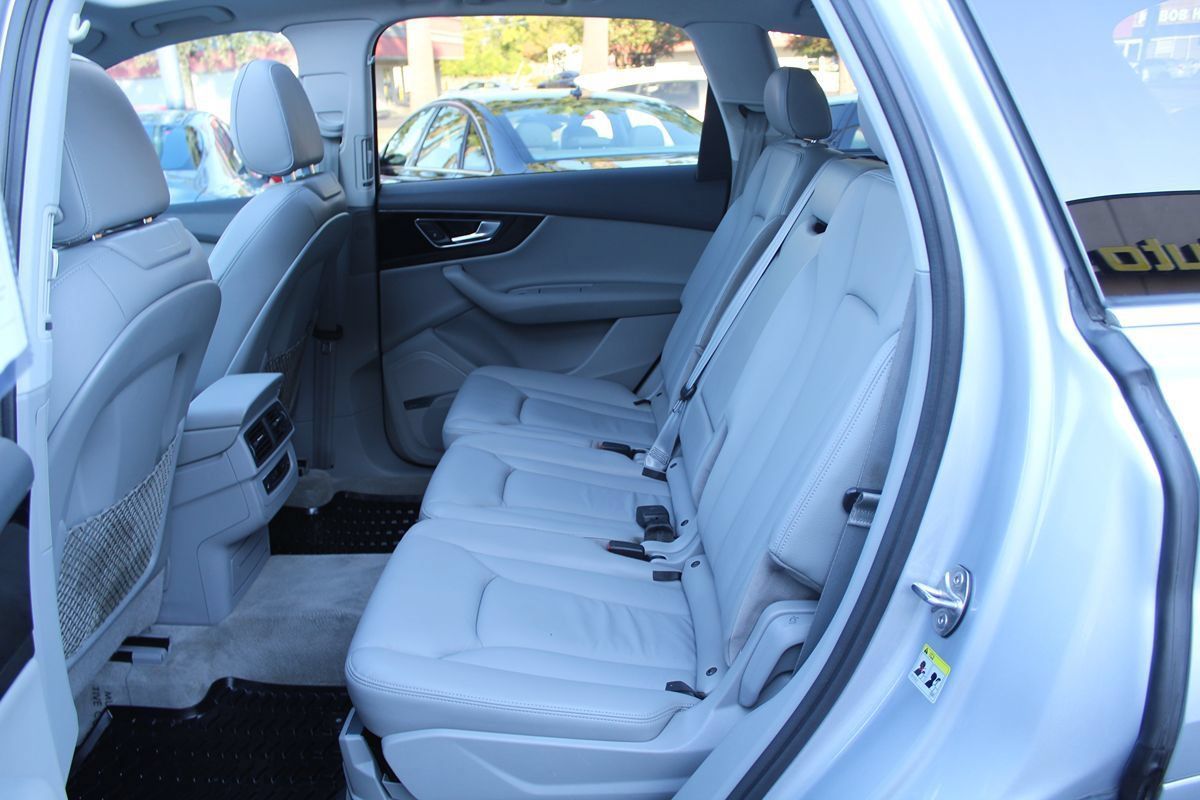 Used 2017 Audi Q7 3.0T Premium Plus w/ Premium Plus Package AWD/4WD image 26