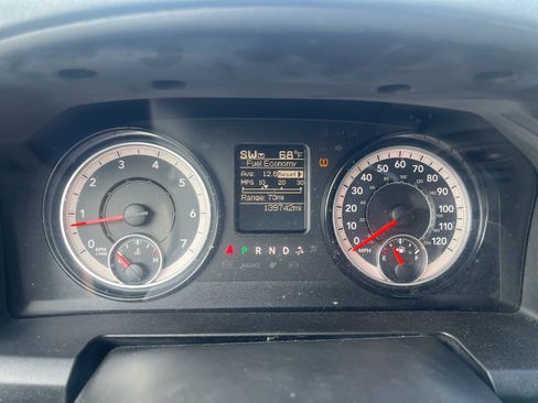 Used 2019 RAM 1500 Classic SLT image 16