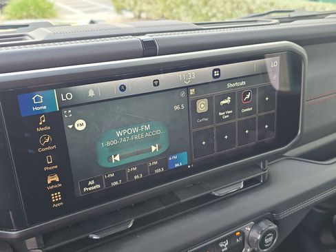 Used 2025 Jeep Wrangler Unlimited Rubicon image 22