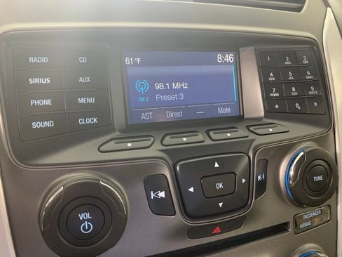 Used 2015 Ford Explorer XLT AWD/4WD image 4