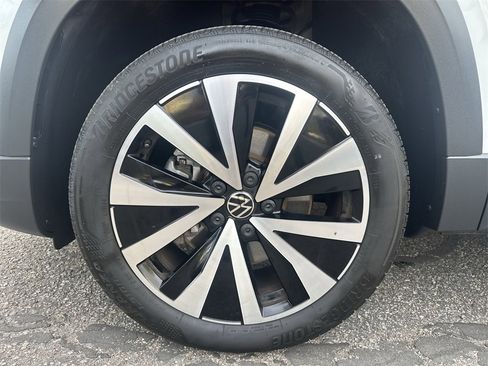 Used 2022 Volkswagen Taos SE image 18