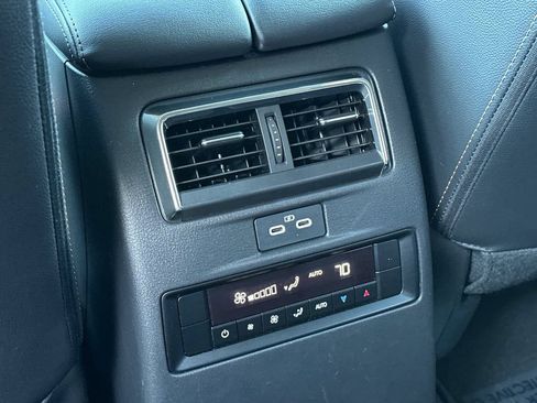 Certified 2024 MAZDA CX-90 3.3 Turbo w/ Preferred Plus AWD/4WD image 17