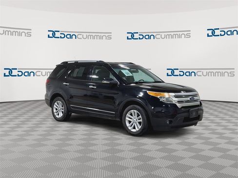 Used 2012 Ford Explorer XLT image 2