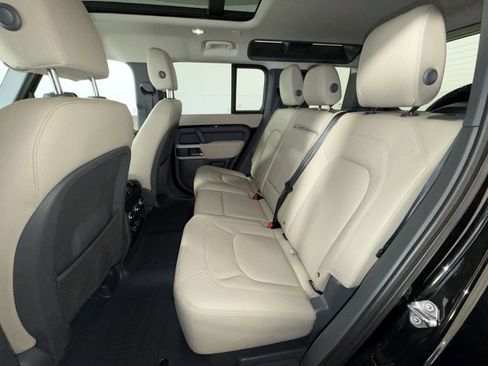 Used 2023 Land Rover Defender 110 S image 25