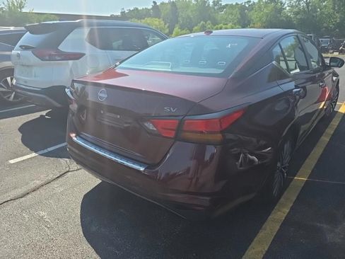 Certified 2023 Nissan Altima 2.5 SV FWD image 5