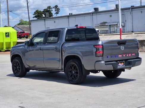 Used 2024 Nissan Frontier SV w/ SV Convenience Package RWD image 4