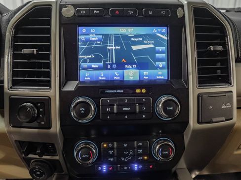 Used 2020 Ford F350 Lariat w/ Lariat Ultimate Package AWD/4WD image 26