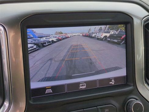 Used 2021 Chevrolet Silverado 2500 LTZ w/ LTZ Convenience Package image 17