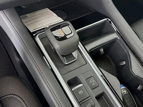 New 2026 Nissan Pathfinder SL image 17