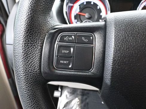 Used 2020 Dodge Grand Caravan SE w/ UConnect Hands-Free Group image 23