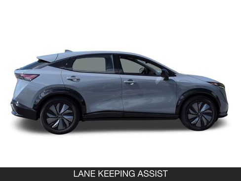 Used 2023 Nissan Ariya AWD image 6