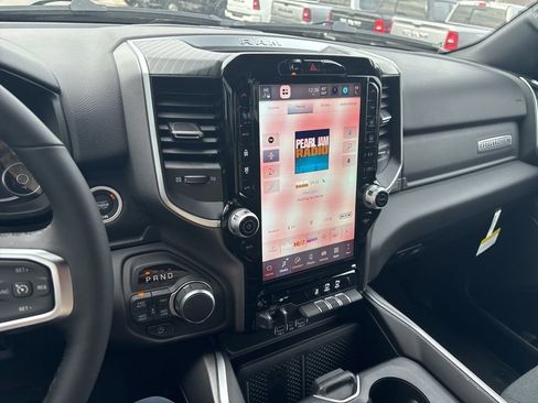 New 2026 RAM 1500 4x4 Crew Cab image 22