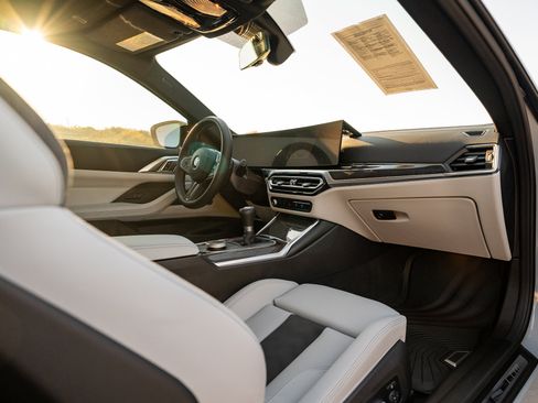 Used 2024 BMW M4 image 29