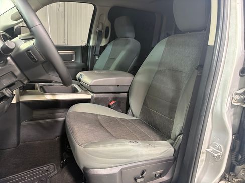 Used 2015 RAM 1500 Lone Star RWD image 9