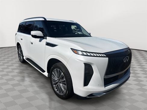 Certified 2025 INFINITI QX80 Sensory image 3