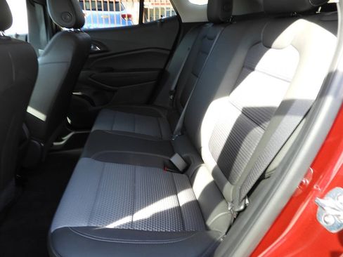 Used 2025 Chevrolet Trax LT w/ Driver Confidence Package FWD image 22