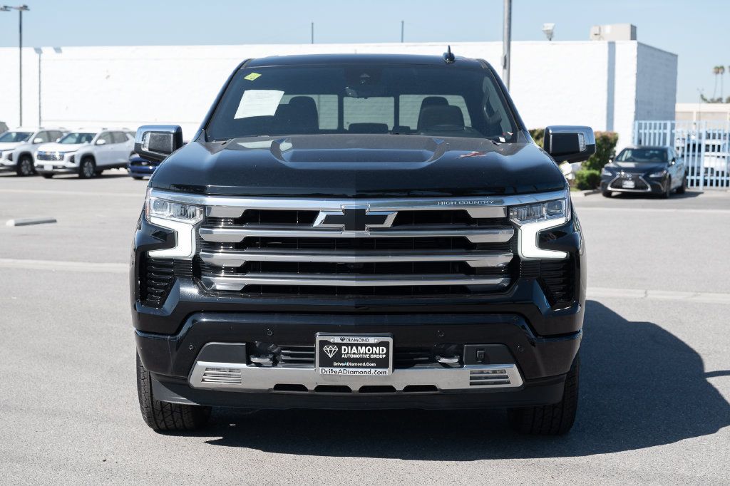 Used 2024 Chevrolet Silverado 1500 High Country RWD image 2