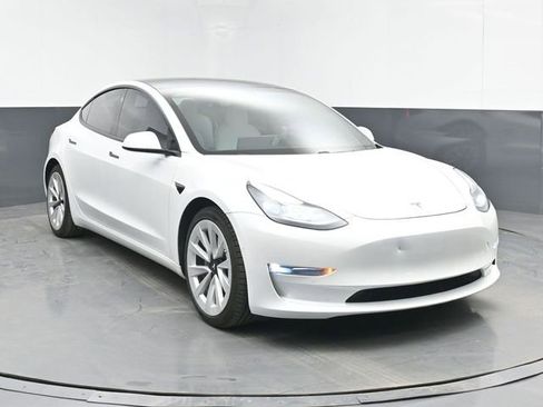 Used 2021 Tesla Model 3 Long Range image 2