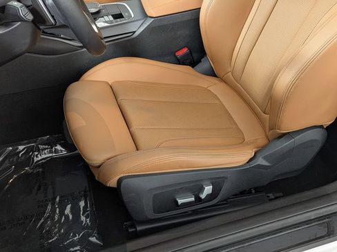 Used 2023 BMW 230i xDrive Coupe w/ Convenience Package image 18