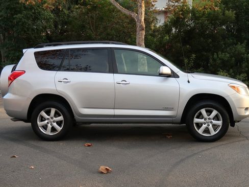 Used 2008 Toyota RAV4 Limited image 6