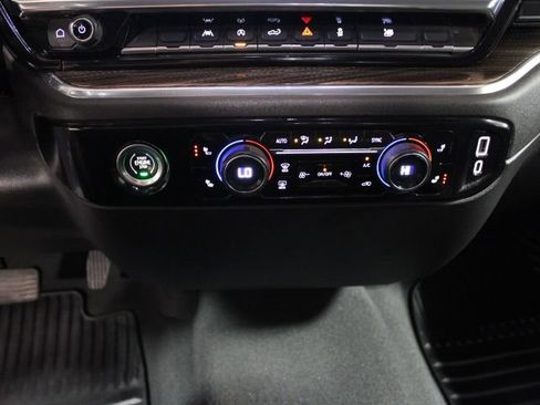 Used 2022 Chevrolet Silverado 1500 LT AWD/4WD image 33