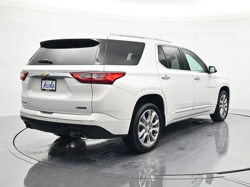 Used 2018 Chevrolet Traverse Premier w/ Driver Confidence II Package FWD image 5