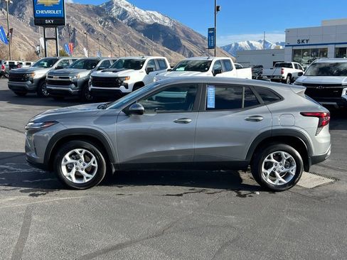 Certified 2025 Chevrolet Trax LS w/ LS Convenience Package image 12