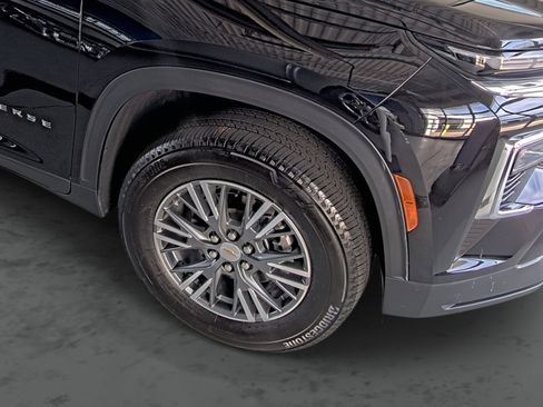 Used 2024 Chevrolet Traverse LT FWD image 16