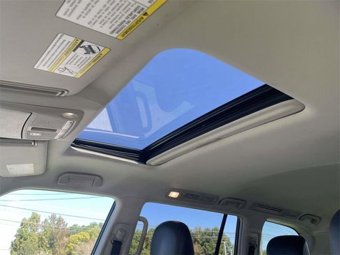 Used 2020 Nissan Armada SL w/ Premium Package image 19