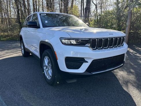 New 2026 Jeep Grand Cherokee Laredo X AWD/4WD image 2