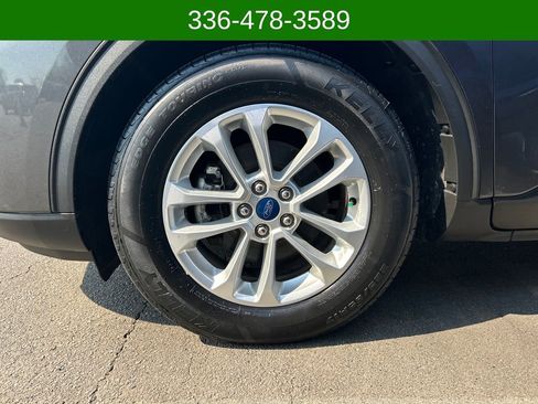 Used 2020 Ford Escape SE image 19