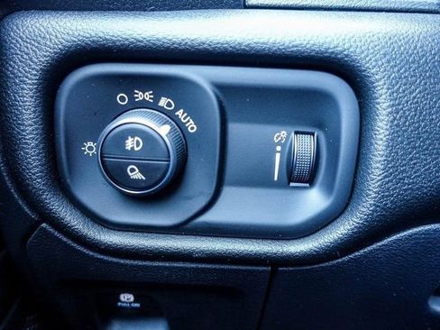 New 2026 RAM 1500 Express AWD/4WD image 17