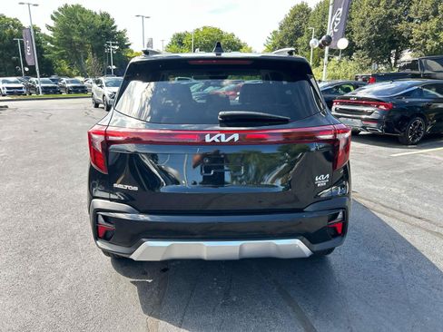 Used 2024 Kia Seltos S AWD/4WD image 4