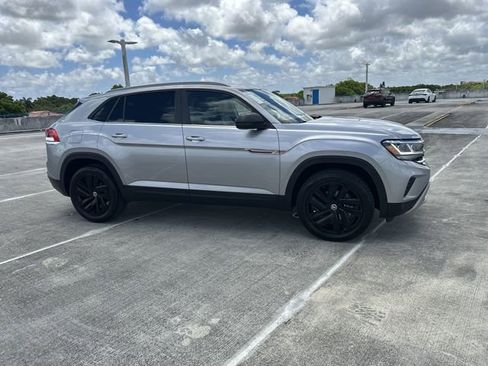 Used 2022 Volkswagen Atlas Cross Sport SE FWD image 16