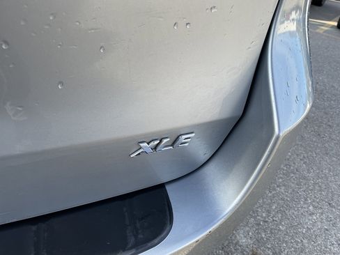 Used 2014 Toyota Sienna XLE image 19