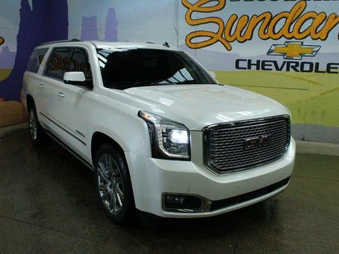 Used 2015 GMC Yukon XL Denali w/ Touring Package image 2