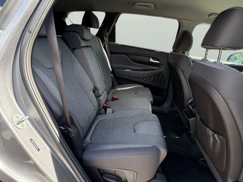 Used 2019 Hyundai Santa Fe SEL FWD image 16
