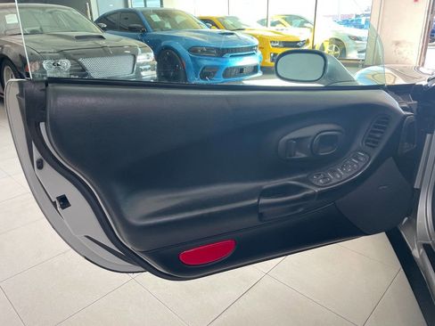 Used 2004 Chevrolet Corvette Z06 w/ Memory Package image 13