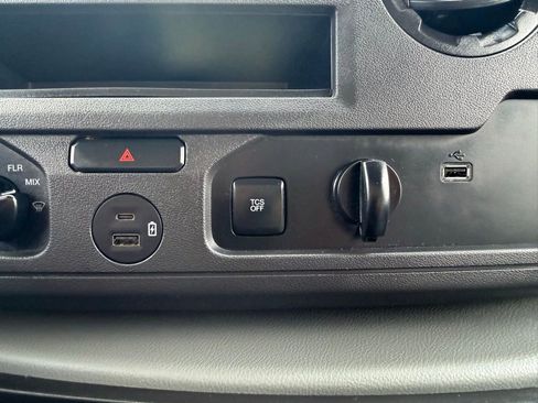 Used 2022 Ford E-450 and Econoline 450 Super Duty w/ Power Windows & Locks Group RWD image 29
