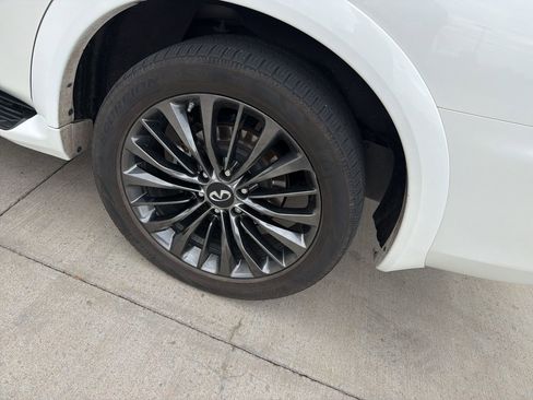 Used 2021 INFINITI QX80 Premium Select w/ All-Season Package image 8