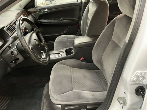 Used 2014 Chevrolet Impala LT w/ LT Sunroof Package image 13