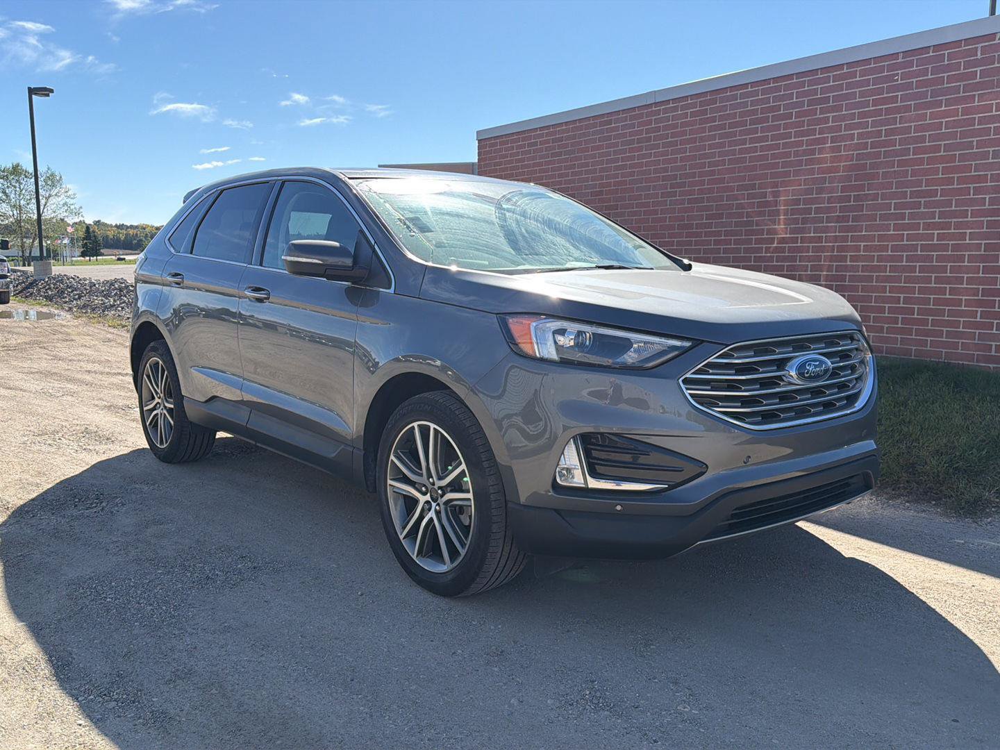Used 2024 Ford Edge Titanium AWD/4WD image 2