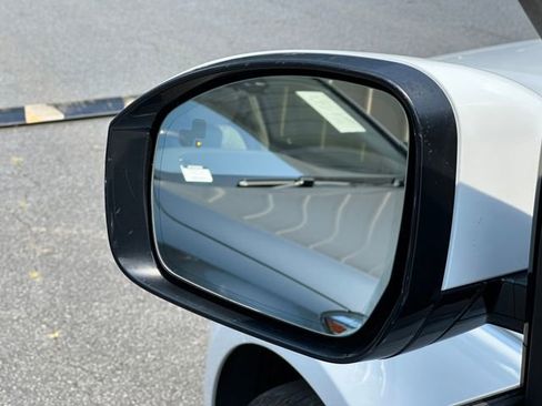 Used 2020 Land Rover Range Rover HSE image 16